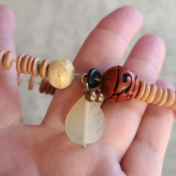 Vintage Beaded Stretchy Bracelet - Picture 6 of 10